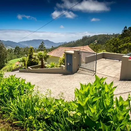 House With 2 Bedrooms In With Wonderful Sea View Enclosed Garden And Wifi Holiday home