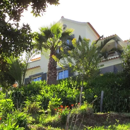 House With 2 Bedrooms In With Wonderful Sea View Enclosed Garden And Wifi *