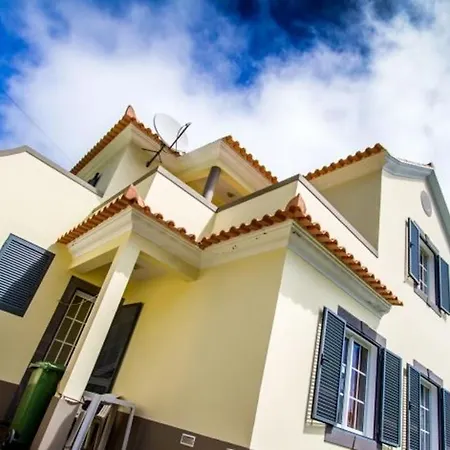 House With 2 Bedrooms In With Wonderful Sea View Enclosed Garden And Wifi *