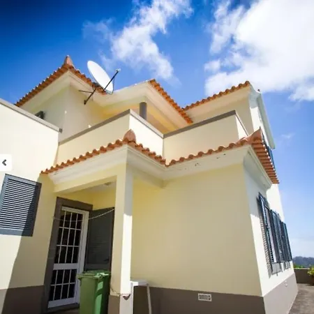 House With 2 Bedrooms In With Wonderful Sea View Enclosed Garden And Wifi *